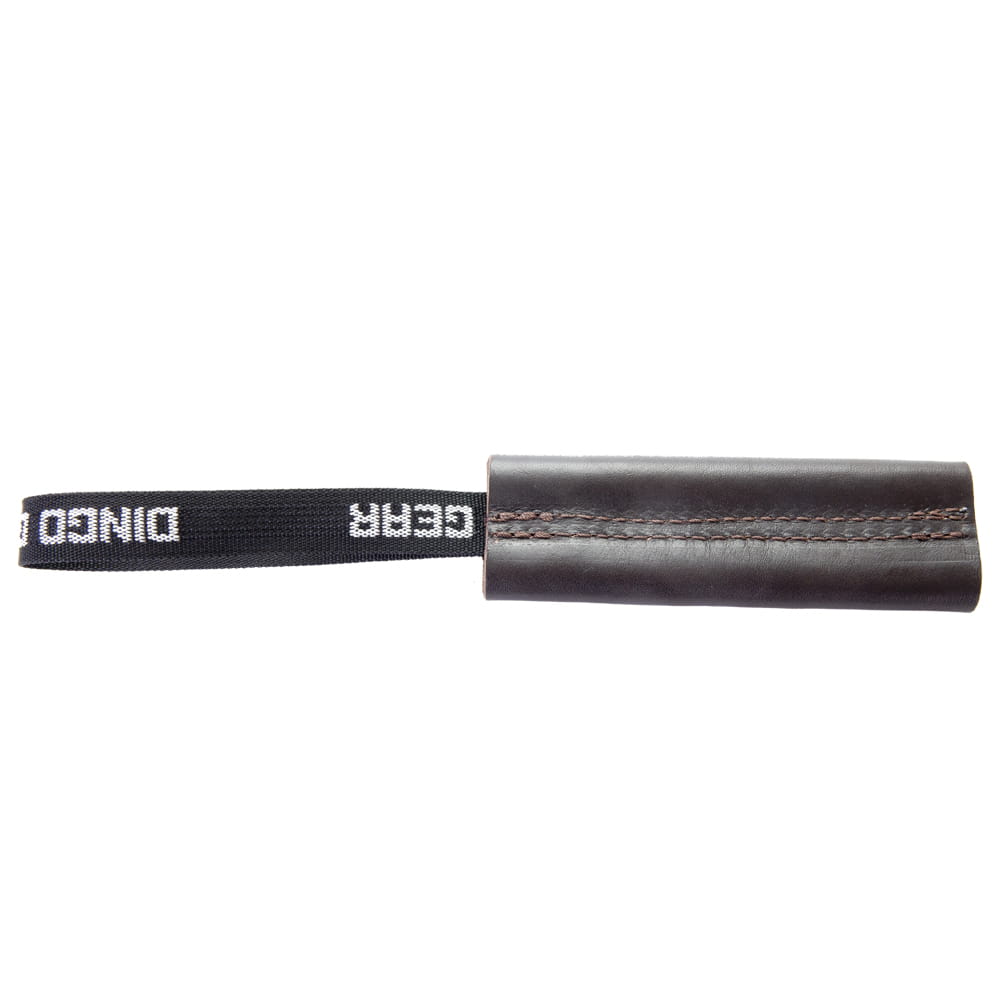 Dingo Gear – плоска кожена играчка за дърпане с дръжка