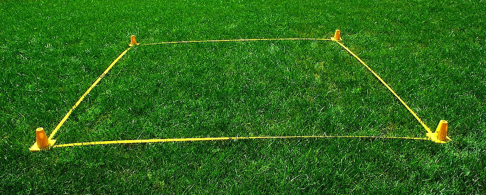 Ролка 3 м × 3 м за квадрат за послушание + 4 колчета